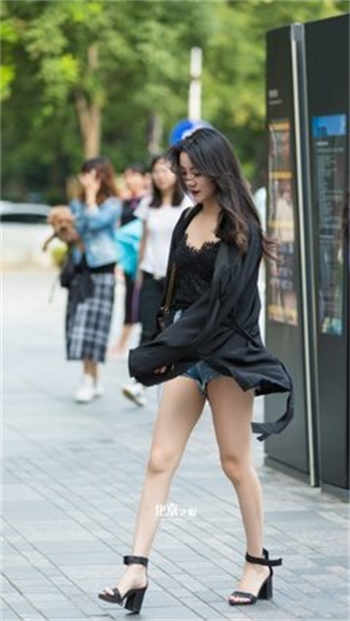 被丈夫的部下欺负了下拉
