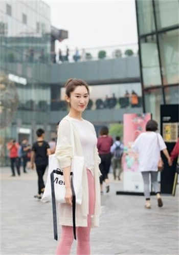 老板体罚女员工故事小诗6