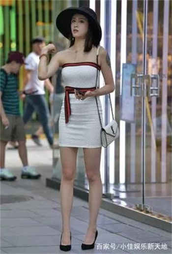 手拿宾馆房卡照片真实