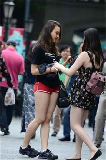 开头女主逃婚男主抓回