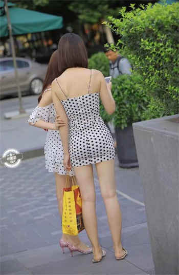 黑夜汉化组满身大汗
