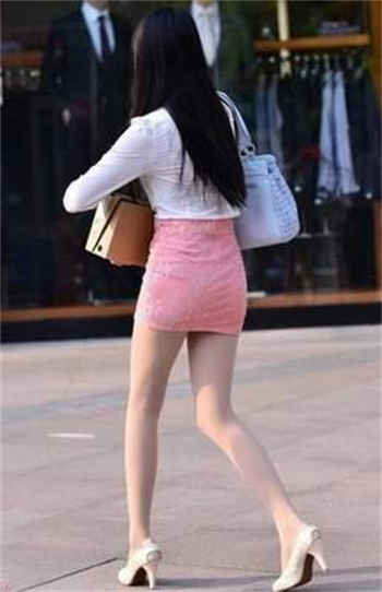 商务旅行戴帽子女老板蘑菇