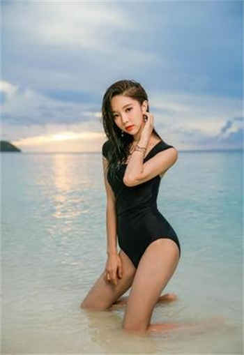 高度近视的迷糊女友小妍