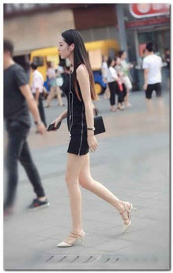 美女露胸露全身隐私图