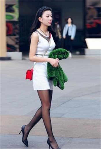uu秘密花园免费迅雷下载