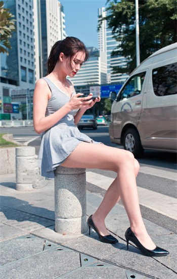 解开美女胸罩