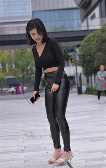 莲绛女巫的猫txt百度网盘