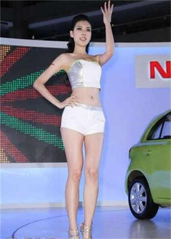 卖房女为了业绩视频