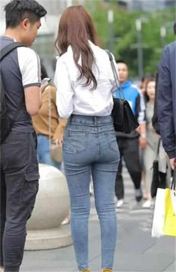 上司和员工的妻子