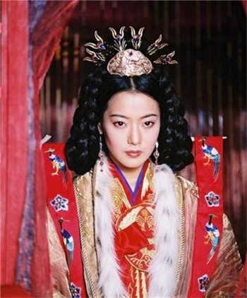坠欲上集 董欣 果冻